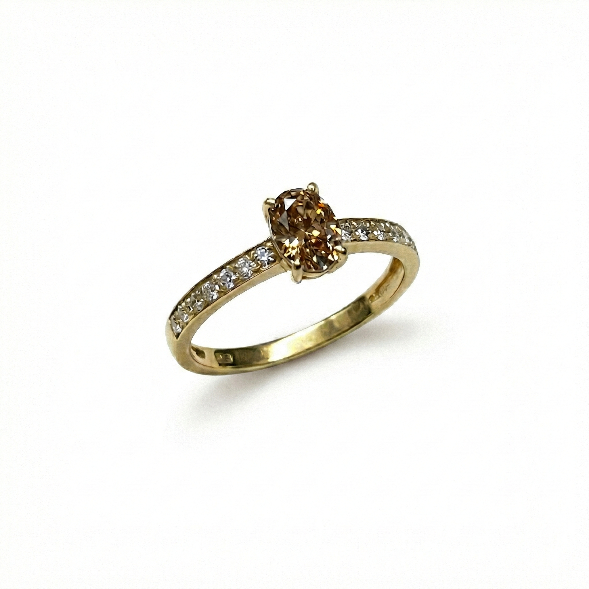 Embrace oval champagne diamant - 15019D100