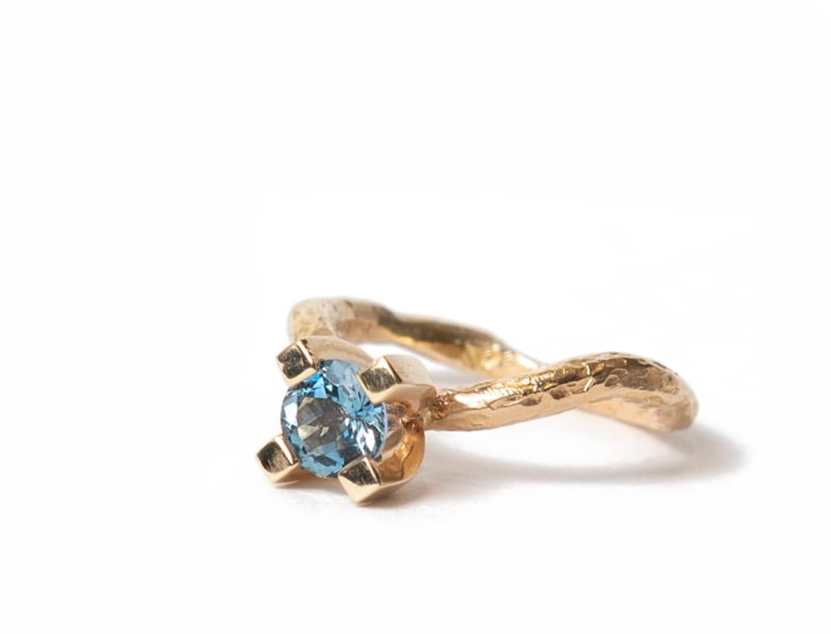 Athena guld ring med London blå topas