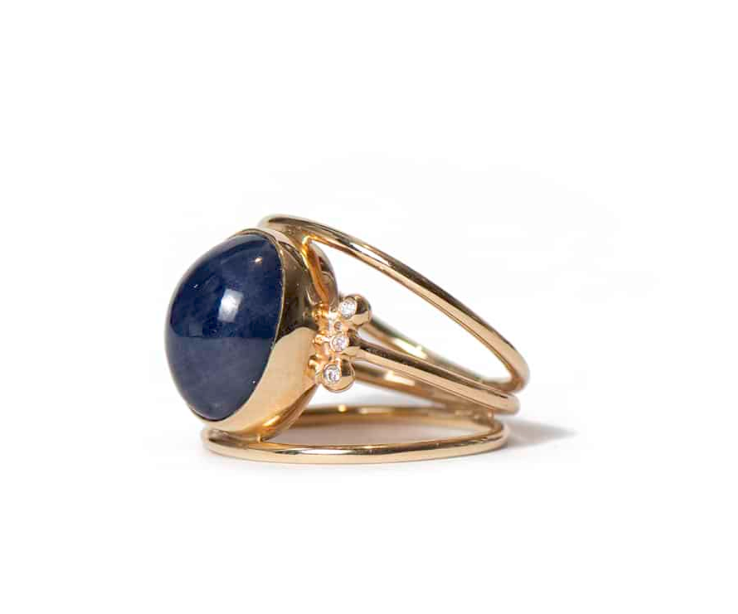 Athena guld ring med safir og brillanter