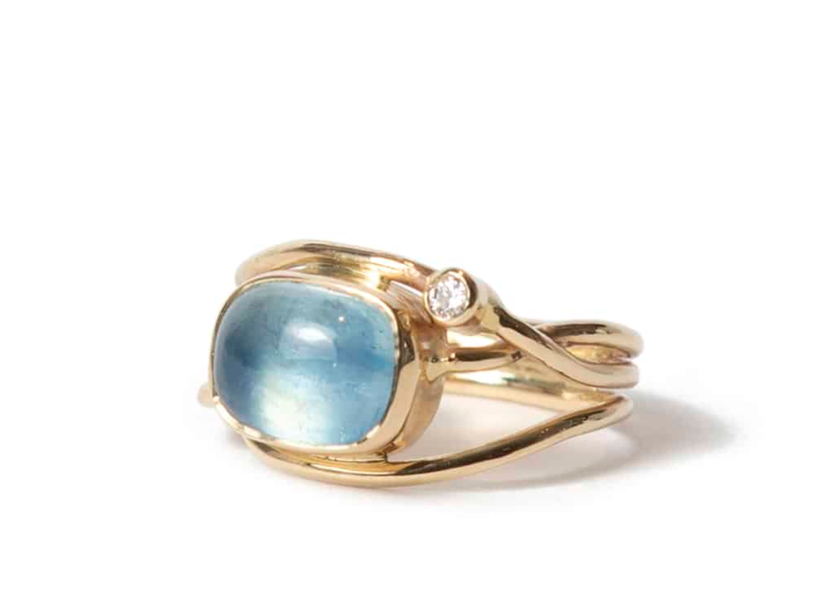 Athena guld viklering med aquamarin og brillant