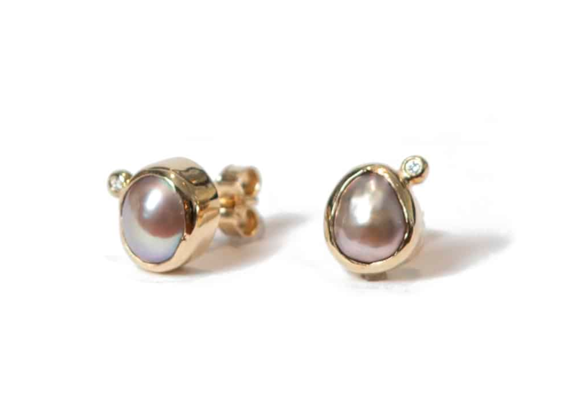 Athena guld ørestikker med rosa perle og brillant