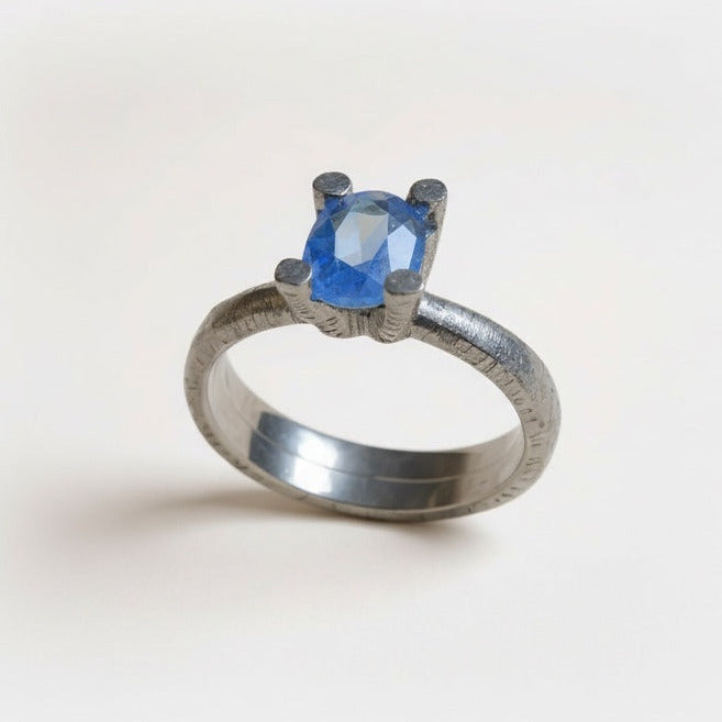 Blå Safir ring i hvidguld