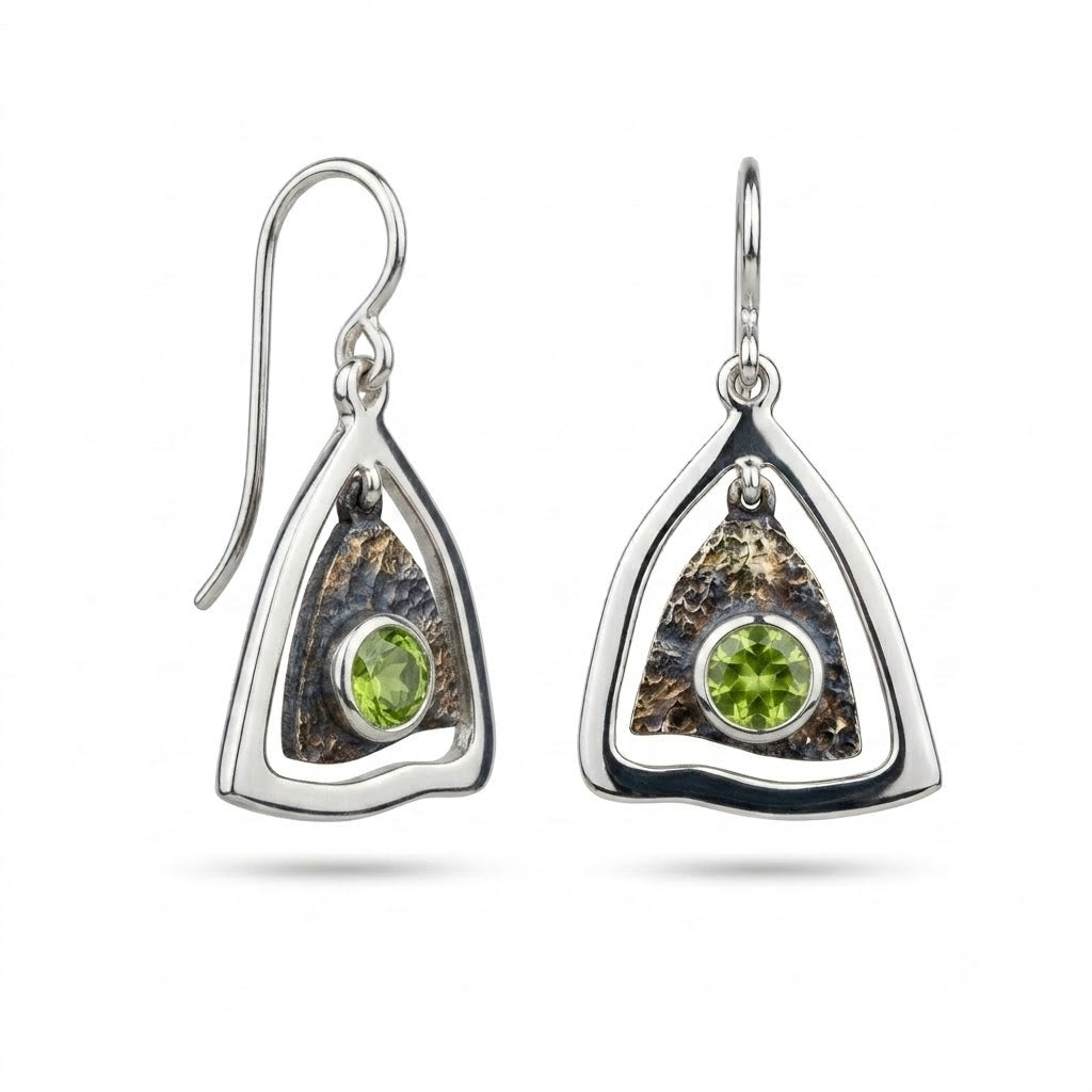 Athena ørehængere med peridot.
