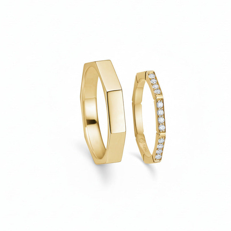 Devoted 14kt vielsesringe i guld m. 0,20ct TW/VS brillanter
Ottekantede ringe i et nyt anderledes design til dem, der ønsker forlovelses- eller vielsesringe, der skiller sig ud og giver karakter. Ringene er inspireret af diamantens originale ottekantede